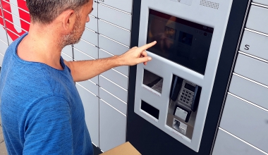 社保自助一體機(jī)，可以有效減少柜臺(tái)窗口的排隊(duì)等候時(shí)間，提高社保服務(wù)的效率。